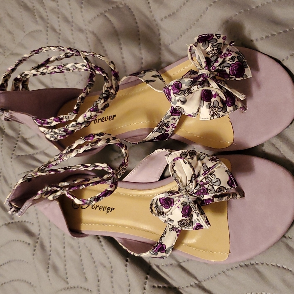 Shoes - Picture 2 of 3